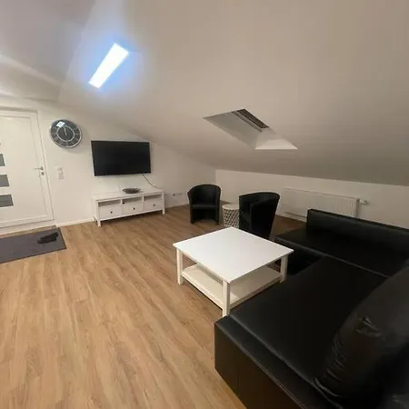 Buxtehude*wohnung*100qm*6 Schlafplaetze*neu*